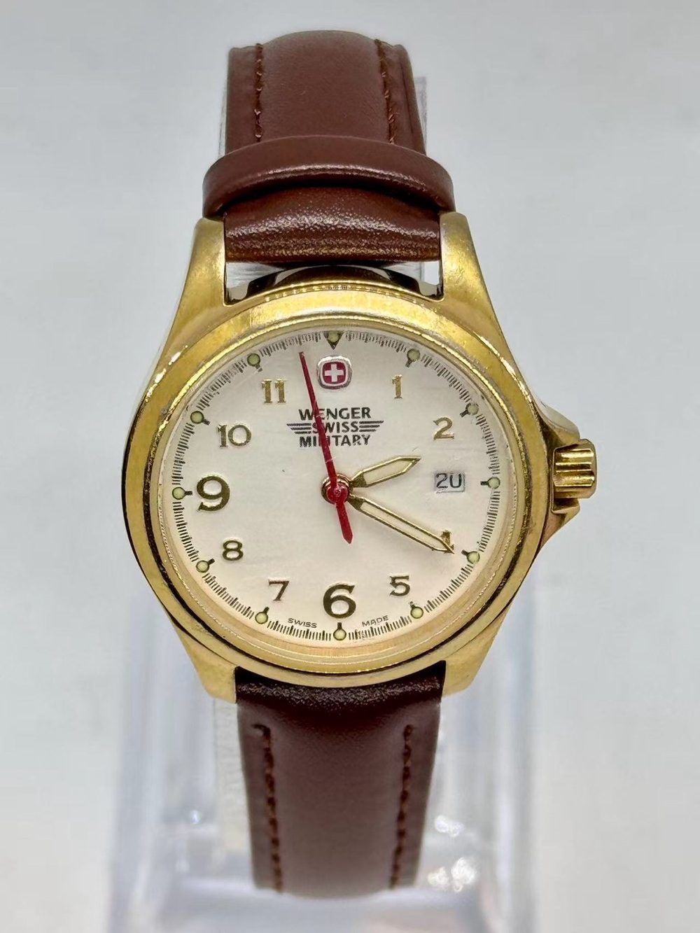 Vintage Wenger Swiss Military Women Quartz Watch Gold Tone 27mm New Battery Runs